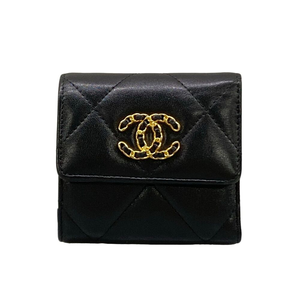 Chanel 19 Trifold Wallet